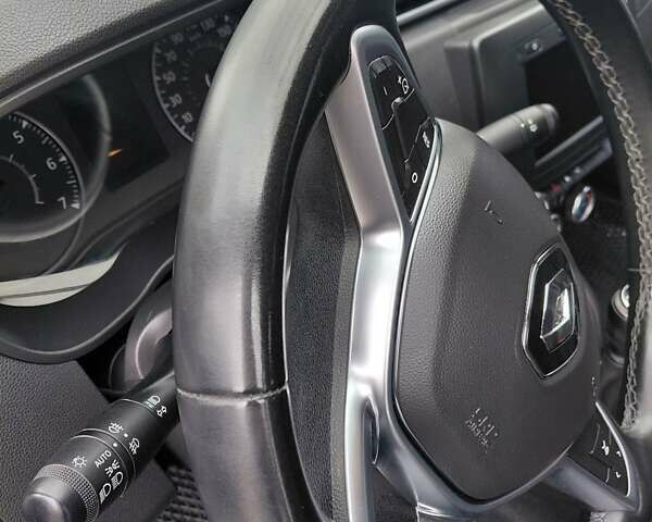 Белый Рено Дастер, объемом двигателя 1.6 л и пробегом 211 тыс. км за 14300 $, фото 12 на Automoto.ua