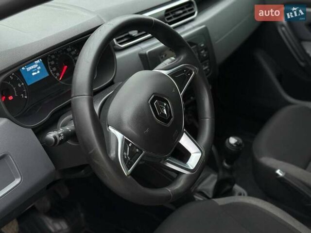 Білий Рено Дастер, об'ємом двигуна 1.6 л та пробігом 220 тис. км за 12500 $, фото 8 на Automoto.ua