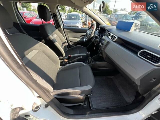 Рено Дастер 2020 в Киеве на Automoto.ua Белый Рено Дастер, объемом двигателя 1.5 л и пробегом 161 тыс. км за 15728 $, фото 19 на Automoto.ua