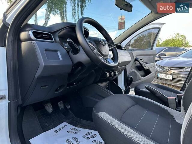 Белый Рено Дастер, объемом двигателя 1.6 л и пробегом 108 тыс. км за 12900 $, фото 14 на Automoto.ua
