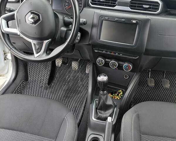 Белый Рено Дастер, объемом двигателя 1.6 л и пробегом 211 тыс. км за 14300 $, фото 10 на Automoto.ua