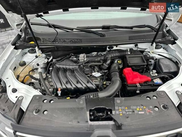 Білий Рено Дастер, об'ємом двигуна 1.6 л та пробігом 30 тис. км за 16300 $, фото 63 на Automoto.ua