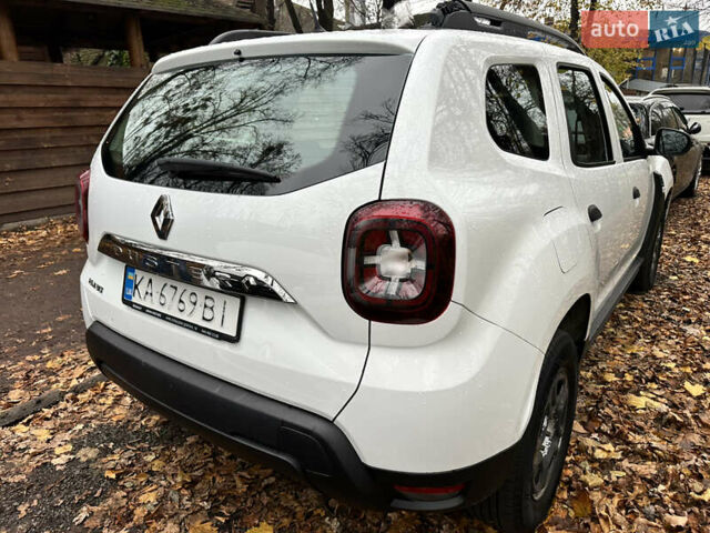 Белый Рено Дастер, объемом двигателя 1.5 л и пробегом 223 тыс. км за 14300 $, фото 2 на Automoto.ua