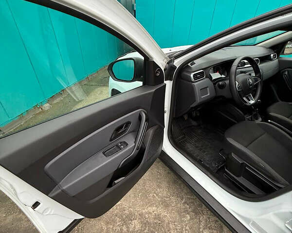 Белый Рено Дастер, объемом двигателя 1.46 л и пробегом 93 тыс. км за 16200 $, фото 8 на Automoto.ua