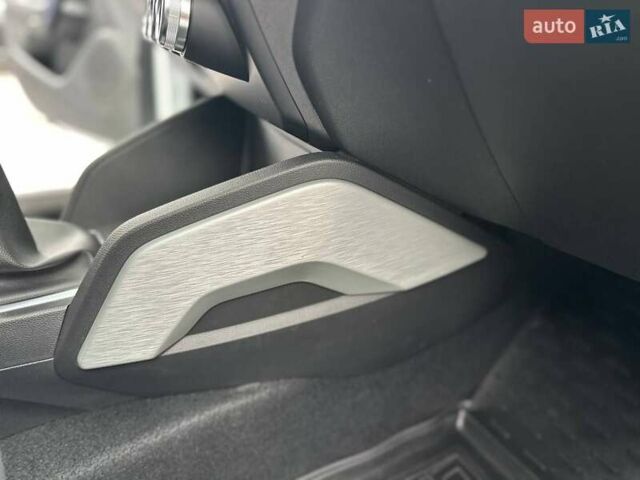 Білий Рено Дастер, об'ємом двигуна 1.6 л та пробігом 30 тис. км за 16300 $, фото 71 на Automoto.ua