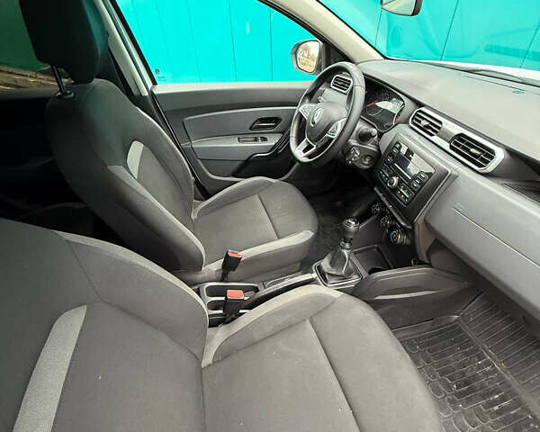 Белый Рено Дастер, объемом двигателя 1.46 л и пробегом 93 тыс. км за 16200 $, фото 9 на Automoto.ua