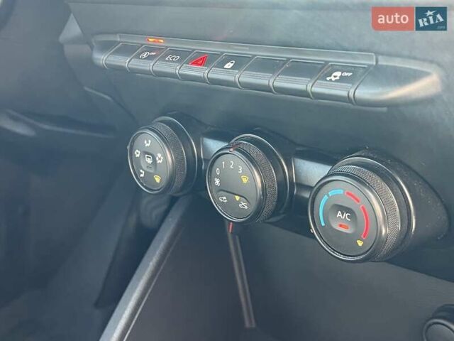 Рено Дастер 2020 в Киеве на Automoto.ua Белый Рено Дастер, объемом двигателя 1.5 л и пробегом 161 тыс. км за 15728 $, фото 23 на Automoto.ua