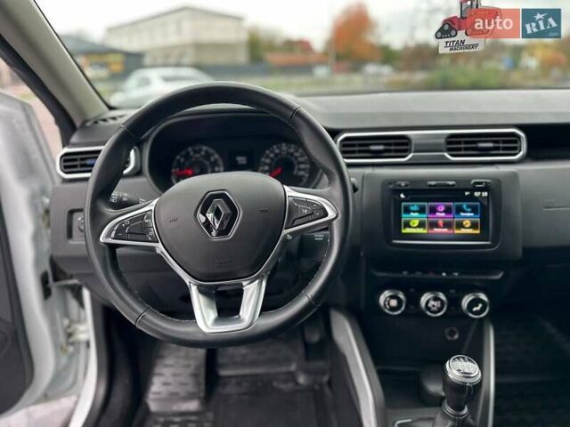 Білий Рено Дастер, об'ємом двигуна 1.6 л та пробігом 30 тис. км за 16300 $, фото 67 на Automoto.ua