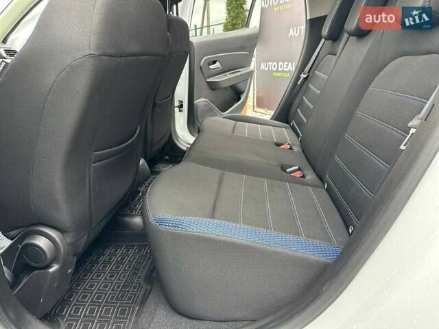 Білий Рено Дастер, об'ємом двигуна 1.6 л та пробігом 30 тис. км за 16300 $, фото 33 на Automoto.ua