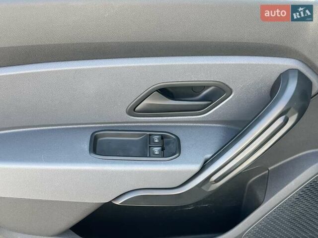 Рено Дастер 2020 в Киеве на Automoto.ua Белый Рено Дастер, объемом двигателя 1.5 л и пробегом 161 тыс. км за 15728 $, фото 13 на Automoto.ua