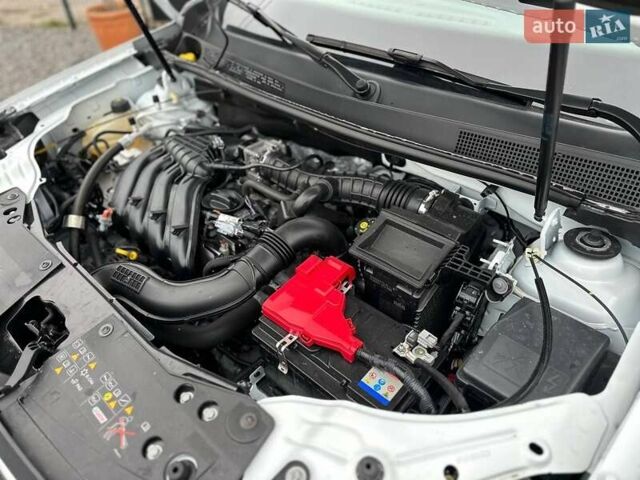 Білий Рено Дастер, об'ємом двигуна 1.6 л та пробігом 30 тис. км за 16300 $, фото 62 на Automoto.ua