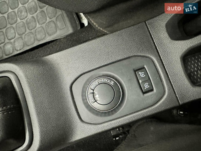 Белый Рено Дастер, объемом двигателя 1.5 л и пробегом 223 тыс. км за 14300 $, фото 7 на Automoto.ua