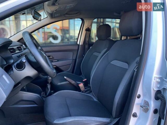 Білий Рено Дастер, об'ємом двигуна 1.5 л та пробігом 132 тис. км за 14450 $, фото 13 на Automoto.ua
