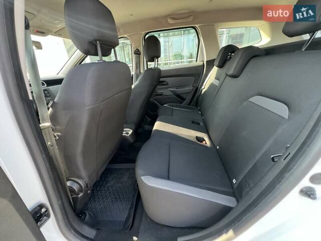 Рено Дастер 2020 в Киеве на Automoto.ua Белый Рено Дастер, объемом двигателя 1.5 л и пробегом 161 тыс. км за 15728 $, фото 15 на Automoto.ua