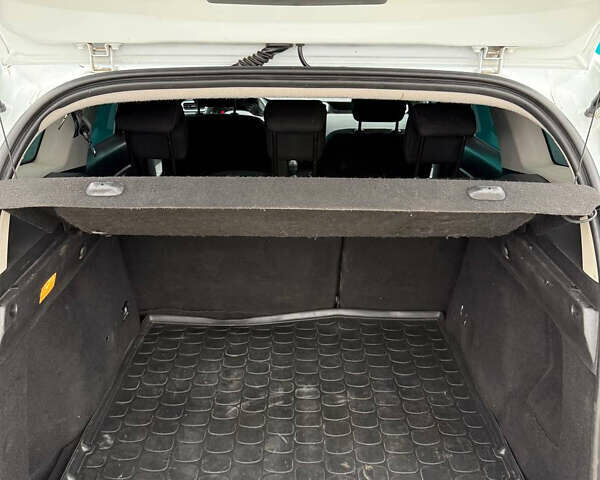 Белый Рено Дастер, объемом двигателя 1.46 л и пробегом 93 тыс. км за 16200 $, фото 16 на Automoto.ua