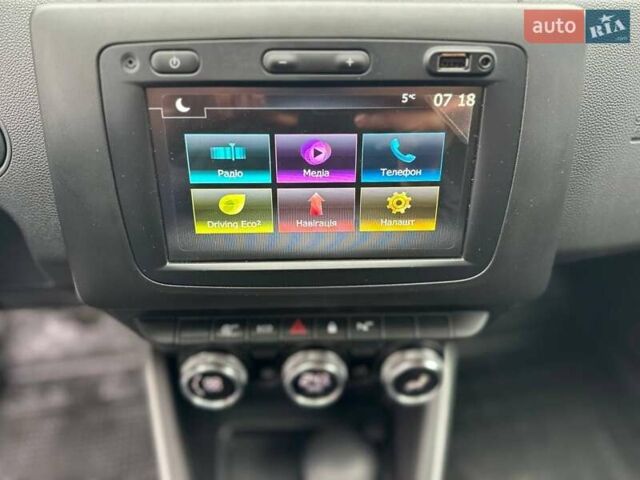 Білий Рено Дастер, об'ємом двигуна 1.6 л та пробігом 30 тис. км за 16300 $, фото 68 на Automoto.ua