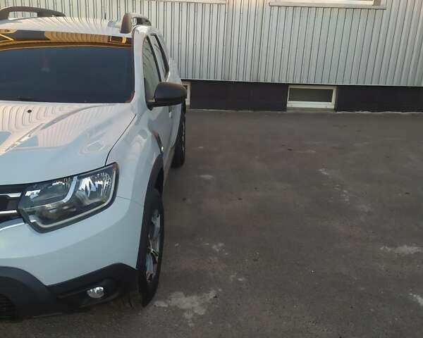 Белый Рено Дастер, объемом двигателя 1.6 л и пробегом 155 тыс. км за 13300 $, фото 2 на Automoto.ua