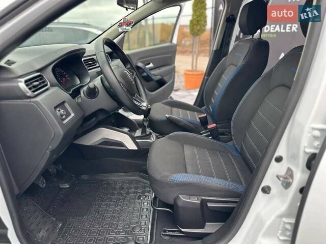 Білий Рено Дастер, об'ємом двигуна 1.6 л та пробігом 30 тис. км за 16300 $, фото 40 на Automoto.ua
