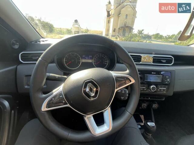 Белый Рено Дастер, объемом двигателя 1.6 л и пробегом 135 тыс. км за 13000 $, фото 3 на Automoto.ua