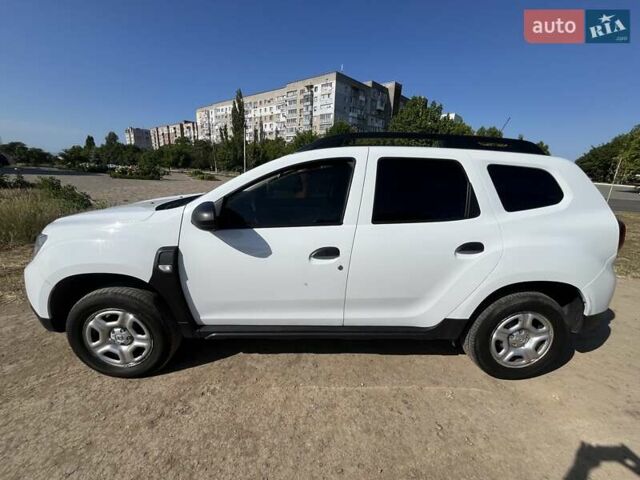 Белый Рено Дастер, объемом двигателя 1.6 л и пробегом 135 тыс. км за 13000 $, фото 2 на Automoto.ua
