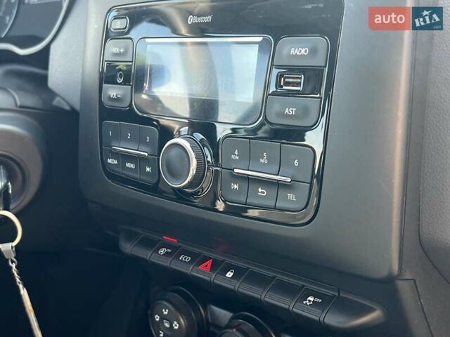 Рено Дастер 2020 в Киеве на Automoto.ua Белый Рено Дастер, объемом двигателя 1.5 л и пробегом 161 тыс. км за 15728 $, фото 24 на Automoto.ua