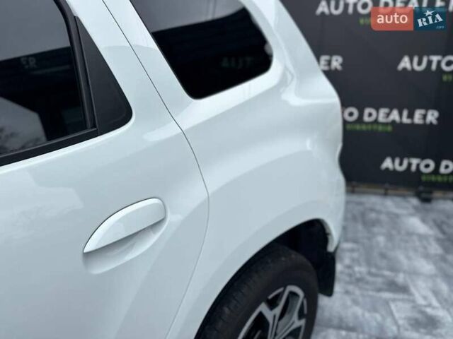Білий Рено Дастер, об'ємом двигуна 1.6 л та пробігом 30 тис. км за 16300 $, фото 24 на Automoto.ua