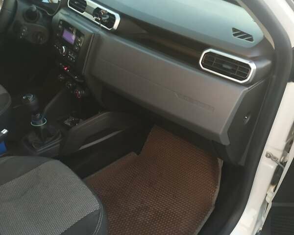 Белый Рено Дастер, объемом двигателя 1.6 л и пробегом 155 тыс. км за 13300 $, фото 19 на Automoto.ua