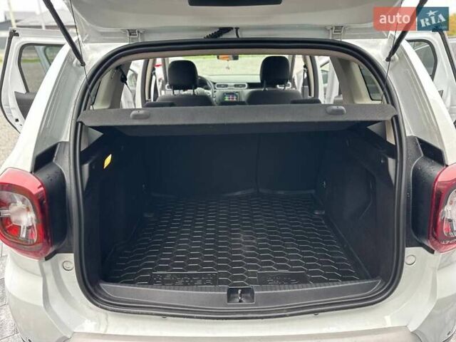 Білий Рено Дастер, об'ємом двигуна 1.6 л та пробігом 30 тис. км за 16300 $, фото 61 на Automoto.ua