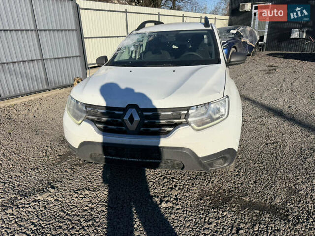 Белый Рено Дастер, объемом двигателя 1.46 л и пробегом 180 тыс. км за 7800 $, фото 1 на Automoto.ua