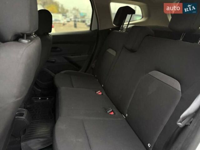 Білий Рено Дастер, об'ємом двигуна 1.6 л та пробігом 220 тис. км за 12500 $, фото 14 на Automoto.ua