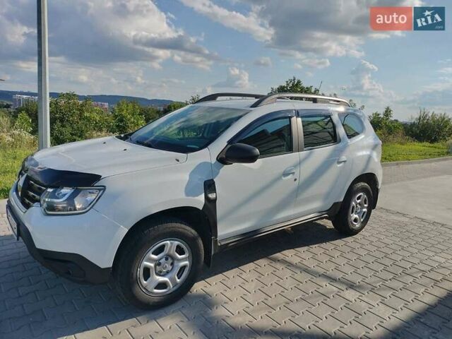 Белый Рено Дастер, объемом двигателя 1.6 л и пробегом 52 тыс. км за 19490 $, фото 3 на Automoto.ua