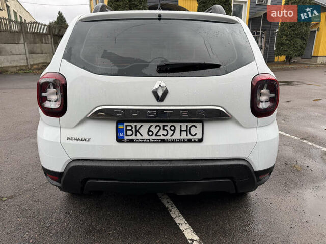 Белый Рено Дастер, объемом двигателя 1.5 л и пробегом 67 тыс. км за 16900 $, фото 2 на Automoto.ua