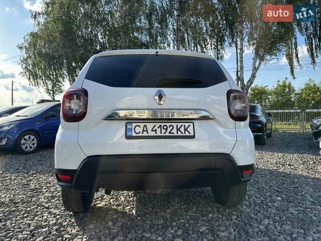 Белый Рено Дастер, объемом двигателя 1.6 л и пробегом 108 тыс. км за 12900 $, фото 5 на Automoto.ua