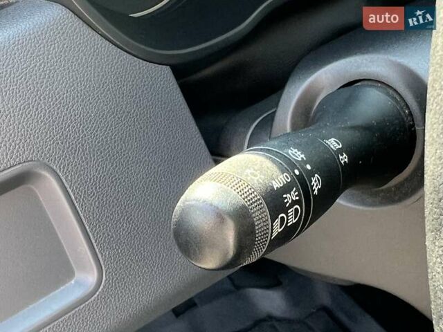 Рено Дастер 2020 в Киеве на Automoto.ua Белый Рено Дастер, объемом двигателя 1.5 л и пробегом 161 тыс. км за 15728 $, фото 14 на Automoto.ua