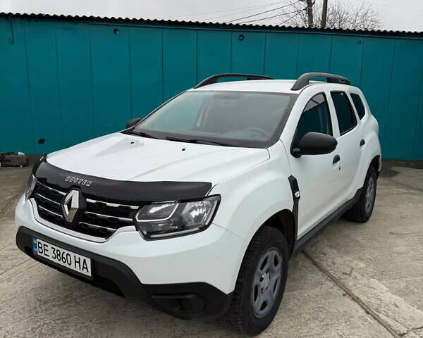 Белый Рено Дастер, объемом двигателя 1.46 л и пробегом 93 тыс. км за 16200 $, фото 2 на Automoto.ua