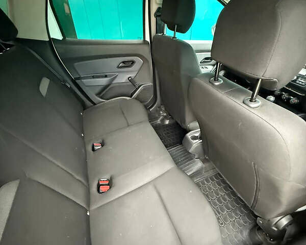 Белый Рено Дастер, объемом двигателя 1.46 л и пробегом 93 тыс. км за 16200 $, фото 13 на Automoto.ua