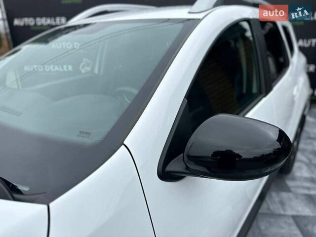 Білий Рено Дастер, об'ємом двигуна 1.6 л та пробігом 30 тис. км за 16300 $, фото 27 на Automoto.ua