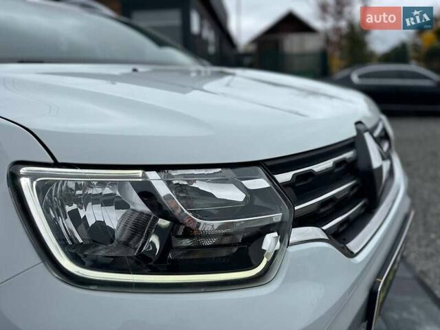 Білий Рено Дастер, об'ємом двигуна 1.6 л та пробігом 30 тис. км за 16300 $, фото 13 на Automoto.ua