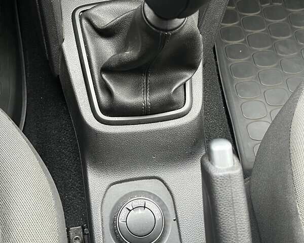 Белый Рено Дастер, объемом двигателя 1.5 л и пробегом 135 тыс. км за 15939 $, фото 15 на Automoto.ua