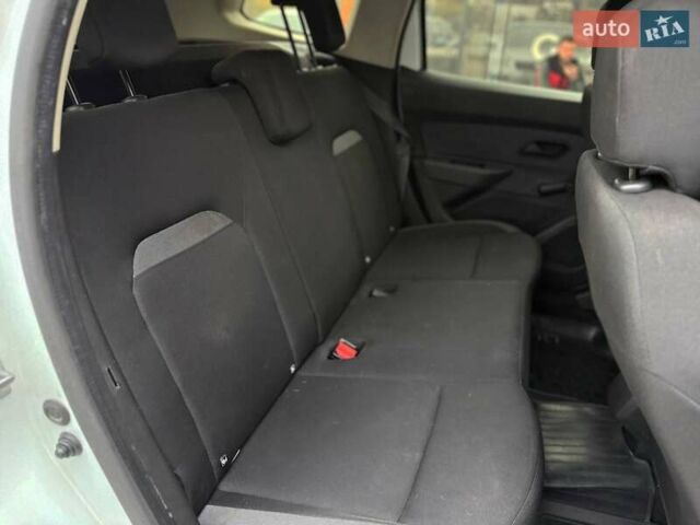 Білий Рено Дастер, об'ємом двигуна 1.6 л та пробігом 220 тис. км за 12500 $, фото 15 на Automoto.ua