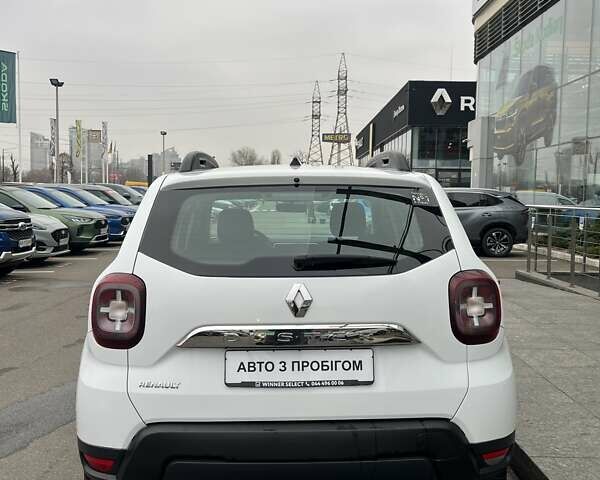 Белый Рено Дастер, объемом двигателя 1.5 л и пробегом 135 тыс. км за 15939 $, фото 6 на Automoto.ua