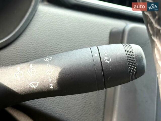 Білий Рено Дастер, об'ємом двигуна 1.46 л та пробігом 159 тис. км за 18800 $, фото 33 на Automoto.ua