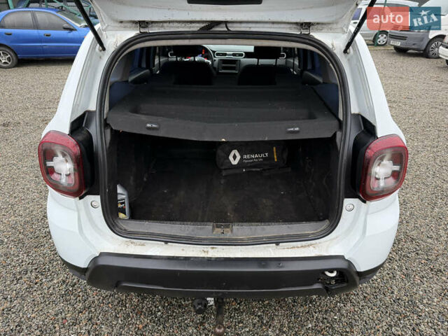Белый Рено Дастер, объемом двигателя 1.6 л и пробегом 125 тыс. км за 10999 $, фото 6 на Automoto.ua