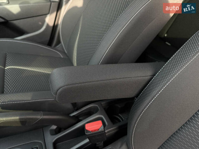 Білий Рено Дастер, об'ємом двигуна 1.6 л та пробігом 28 тис. км за 16800 $, фото 82 на Automoto.ua