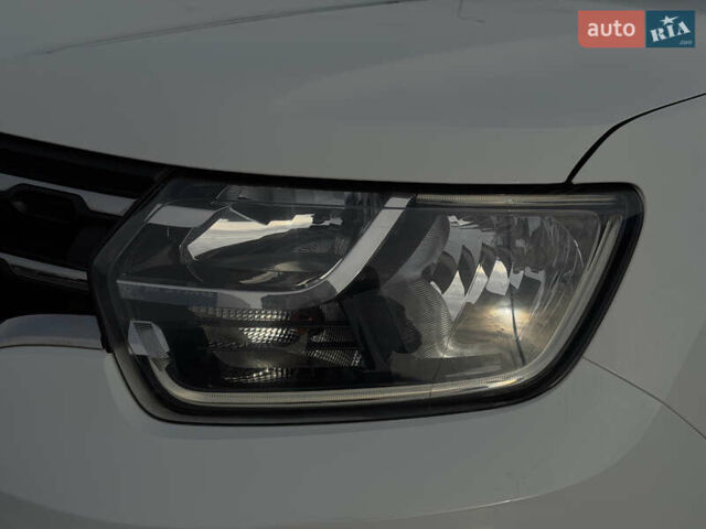 Білий Рено Дастер, об'ємом двигуна 1.6 л та пробігом 28 тис. км за 16800 $, фото 51 на Automoto.ua