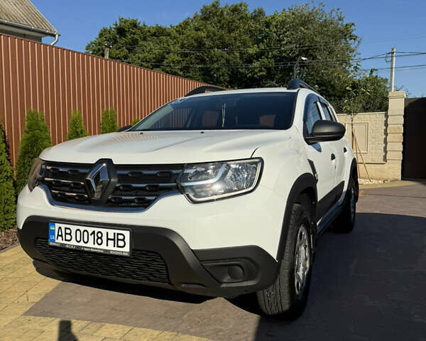 Белый Рено Дастер, объемом двигателя 1.5 л и пробегом 65 тыс. км за 16200 $, фото 2 на Automoto.ua