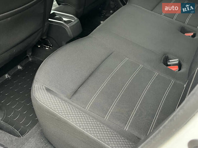 Білий Рено Дастер, об'ємом двигуна 1.46 л та пробігом 92 тис. км за 16900 $, фото 57 на Automoto.ua