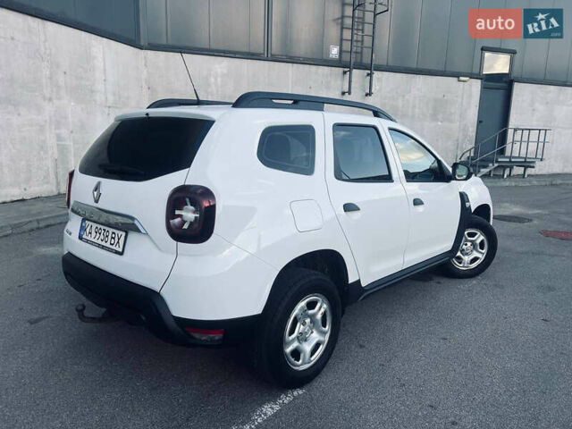 Білий Рено Дастер, об'ємом двигуна 1.6 л та пробігом 128 тис. км за 11000 $, фото 6 на Automoto.ua