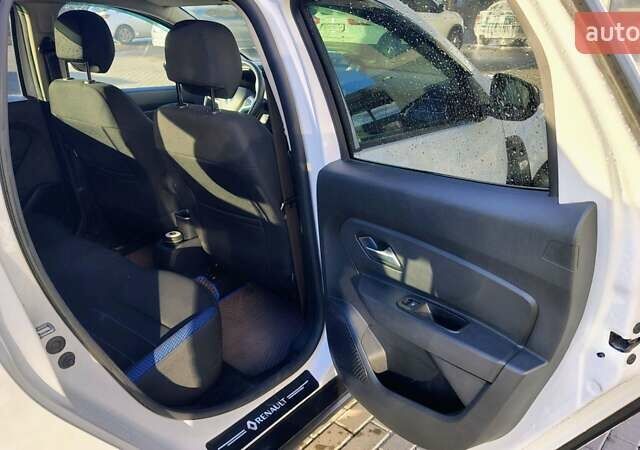 Белый Рено Дастер, объемом двигателя 1.46 л и пробегом 130 тыс. км за 17550 $, фото 4 на Automoto.ua