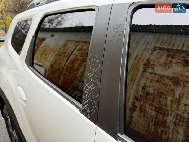 Белый Рено Дастер, объемом двигателя 1.5 л и пробегом 140 тыс. км за 16100 $, фото 9 на Automoto.ua